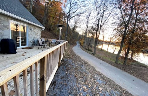 Millville House | Mountain Ferry Landing - Riverfront Access