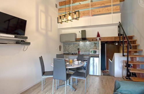 Chalmazel-Jeansagniere Apartment | Mountain triplex with sauna and balcony in Chalmazel
