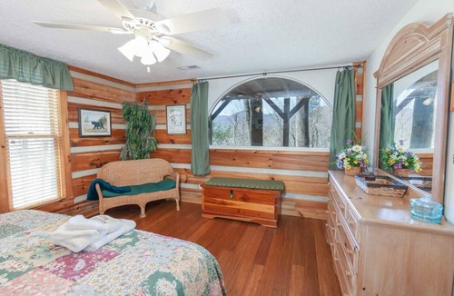 Foscoe Cabin | Mountain Getaway in Convenient Location