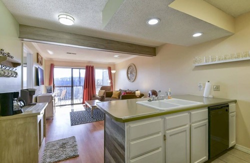 Notch Estates Condo | Mountain Getaway- Outdoor Pool! Hiking Trails!
