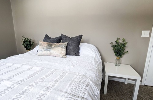 Fryeburg House | Mountain Getaway, on the Mountain Division Trail!