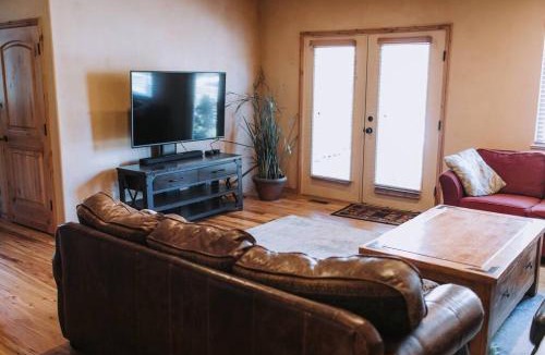 Wolf Creek Apartment | Mountain Getaway!