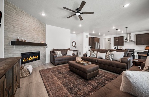 Mountain Green House | Mountain Green Haven R2A | Ski Snowbasin | Hot Tub