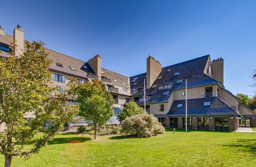 Killington House | Mountain Green Ski & Golf Resort 3-G01 Across the Street from the Lifts