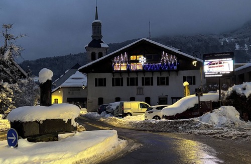Servoz Ski Chalet | Mountain guide's chalet in the Chamonix valley