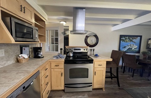 Mount Ida Cottage | Mountain Harbor Lodge cottage on Lake Ouachita by RedAwning