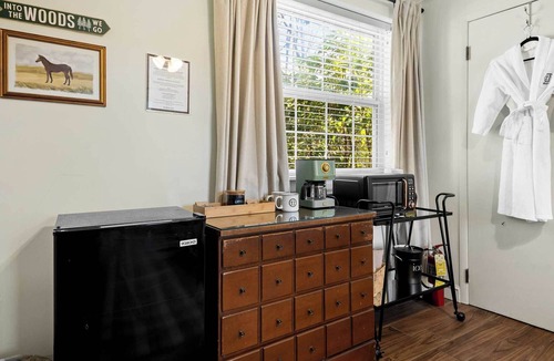 Lookout Mountain Bed & Breakfast | Mountain Hideaway Suite Near Rock City Lights
