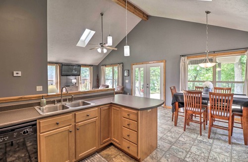 Gassville Cottage | Mountain Home Cottage w/Deck on White River!
