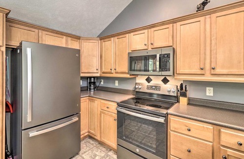 Gassville House | Mountain Home Cottage w/Deck on White River!