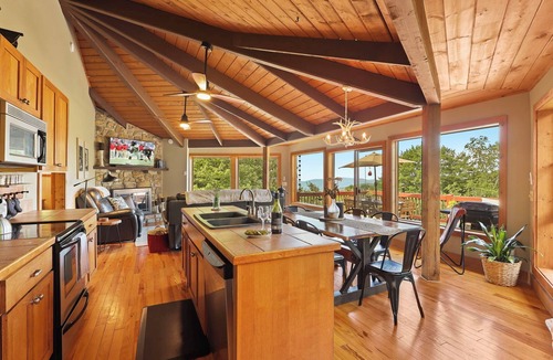 Beech Mountain Cabin | Mountain Home Next to Ski Slopes