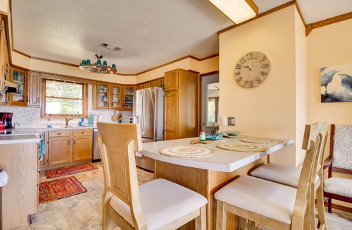 Clarkridge House | Mountain Home Retreat w/Balcony & Lake Views!