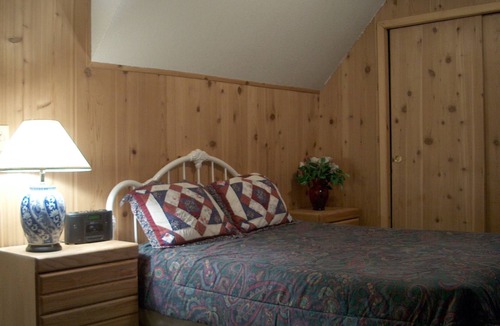Y Area Cabin | MOUNTAIN HOME LODGE TO A UNIQUE EXTENDED STAY ACRE+ FOR YOUR GROUP 8-40