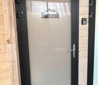 Boenigen Apartment | Mountain Homes - Summit Studio