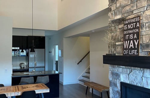 Glen Huron Villa | Mountain House Escape