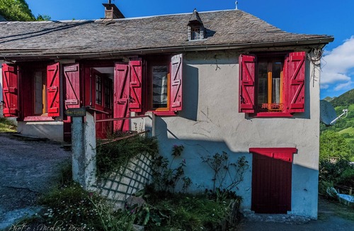 Sentein House | Mountain house at 1000m altitude near the GR10