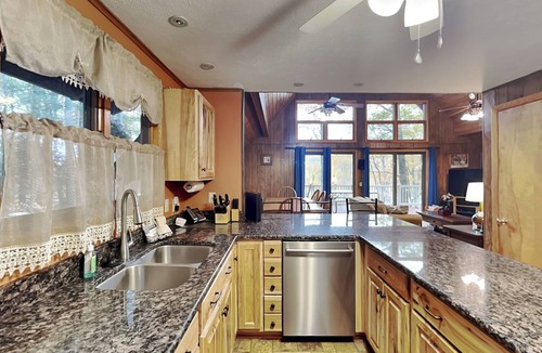 Oakland Cabin | Mountain House by Taylor Made Deep Creek