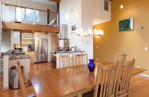 Parkdale House | Mountain House home