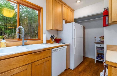 Packwood Cabin | Mountain House | Hot tub, Acreage