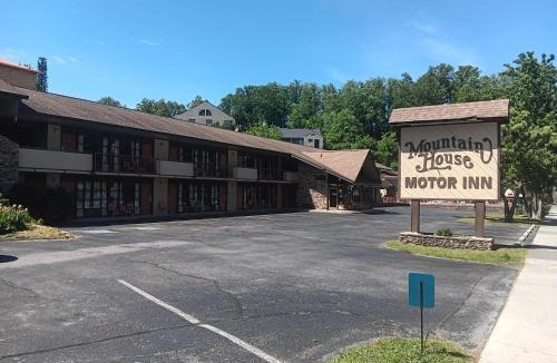 Gatlinburg Hotel | Mountain House motor Inn Downtown Gatlinburg