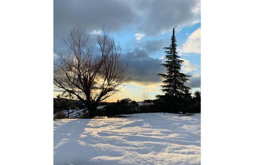 Somerset House | Mountain house with a view near wineries