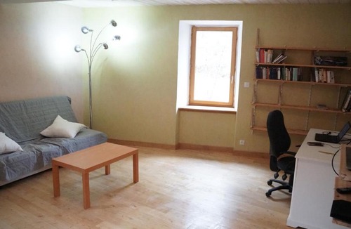 Sentein House | Mountain House with Beautiful Views and Real Fires