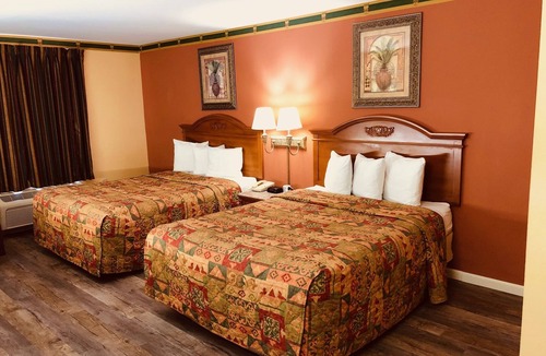 Dunlap Hotel | Mountain Inn & Suites Dunlap