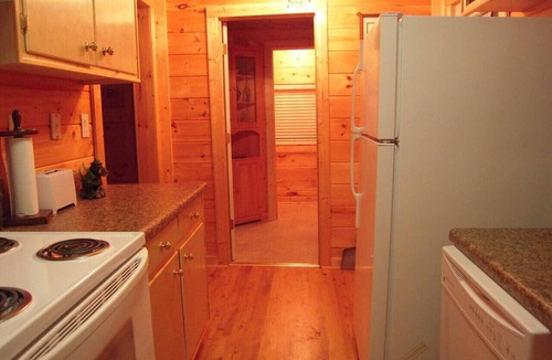 Sevierville House | Mountain Jewel in Shagbark