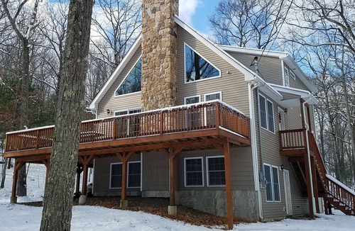 Lackawaxen House | Mountain/lake community in Poconos,PA