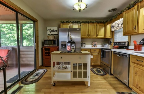 Ellijay Cabin | Mountain Lake Escape