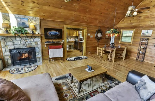 Ellijay Cabin | Mountain Lake Escape