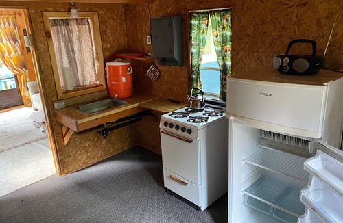 Mowat Landing Cabin | Mountain Lake Rustic Cabins under New management in Memory of Peter Bennett,