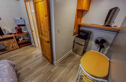 Kings Beach Ski Chalet | Mountain lakeview hotel, family-friendly with golf, skiing, WiFi, & Netflix