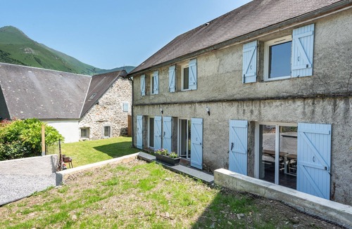 Gere-Belesten House | Mountain Lodge 'Au Milan D'Oré' – Stunning Views, Private Terrace, and Wi-Fi in the Pyrenees