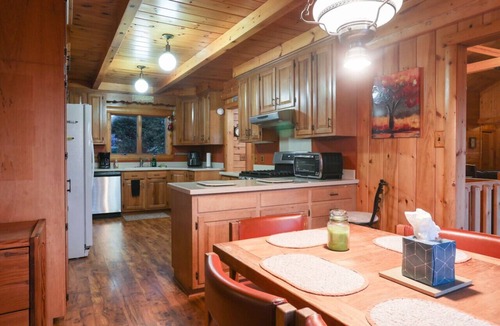 Natural Bridge House | Mountain Lodge: Heated Pool 83°
