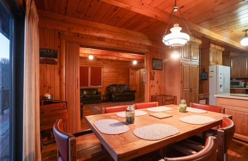 Natural Bridge House | Mountain Lodge: Heated Pool 83°