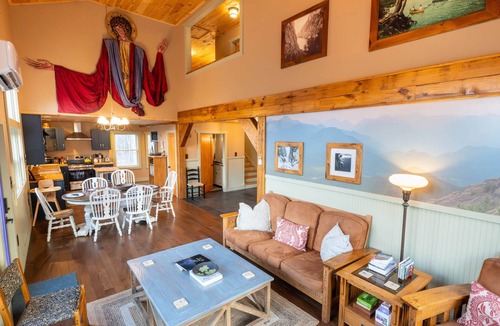 Elizabethtown Cabin | Mountain Lodge on 87 Acres - Sauna, Hot Tub, Arcade