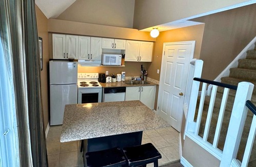 Craigleith Condo | Mountain Loft Suite with Pool and Hot Tub