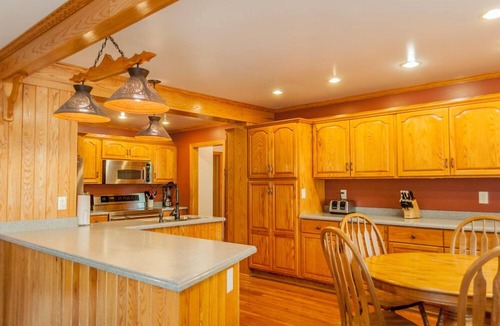 Farmington House | Mountain Majesty - Private Experience with Hot Tub & Outdoor Fireplace