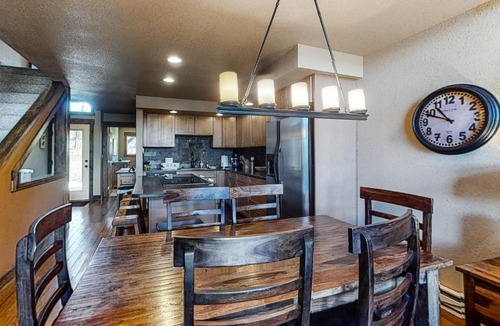 Fraser House | Mountain Memories Condo