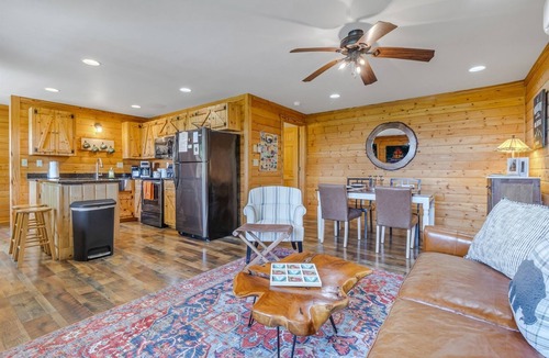 Stanardsville Cabin | Mountain Mist | 2 Bed, 2 Bath