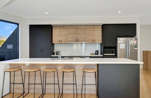 Bright House | Mountain Mist Retreat - 5 Bedrooms