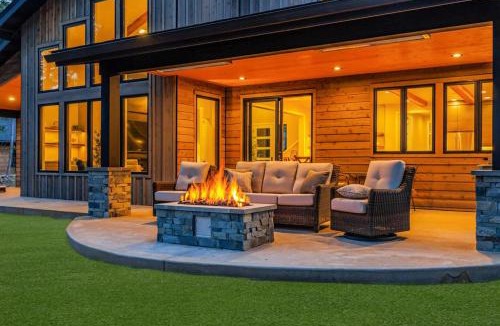 Roslyn House | Mountain Modern Lodge