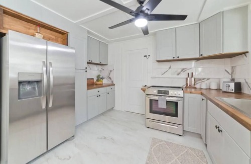 Kealakekua House | Mountain Oasis: Modern Plantation Home