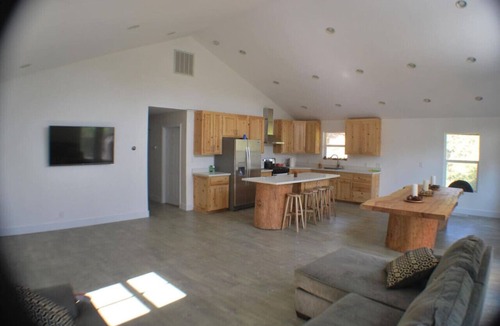 Groveland House | Mountain Place Updated 3br 2ba home Free WiFi