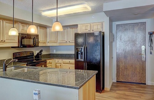 Copper Mountain Village Condo | Mountain Plaza 3 Bedroom Condo #521/523 by RedAwning