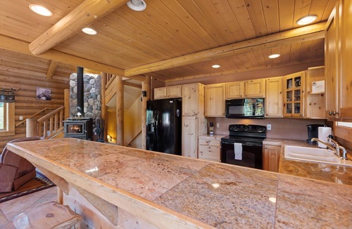 Divide Cabin | Mountain & Pond Views, Hot Tub, Movie Theater