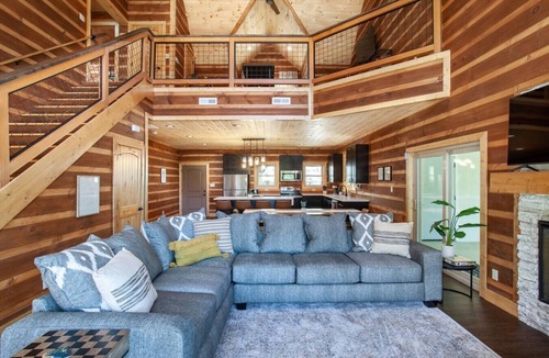 Wears Valley Cabin | Mountain Retreat - 4 Bedrooms!
