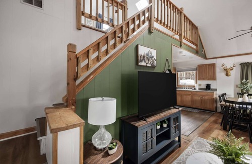 Rio Ski Chalet | Mountain retreat chalet w/hot tub & deck