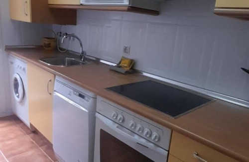 Canfranc Apartment | Mountain Retreat: Cozy 2-Bed Apt, 10 Mins to Ski Slopes