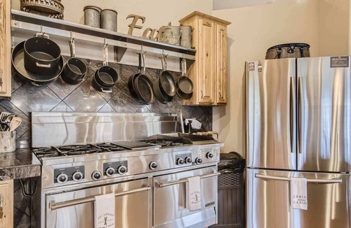 Black Hawk House | Mountain Retreat/Deck, Views/Sleeps 10